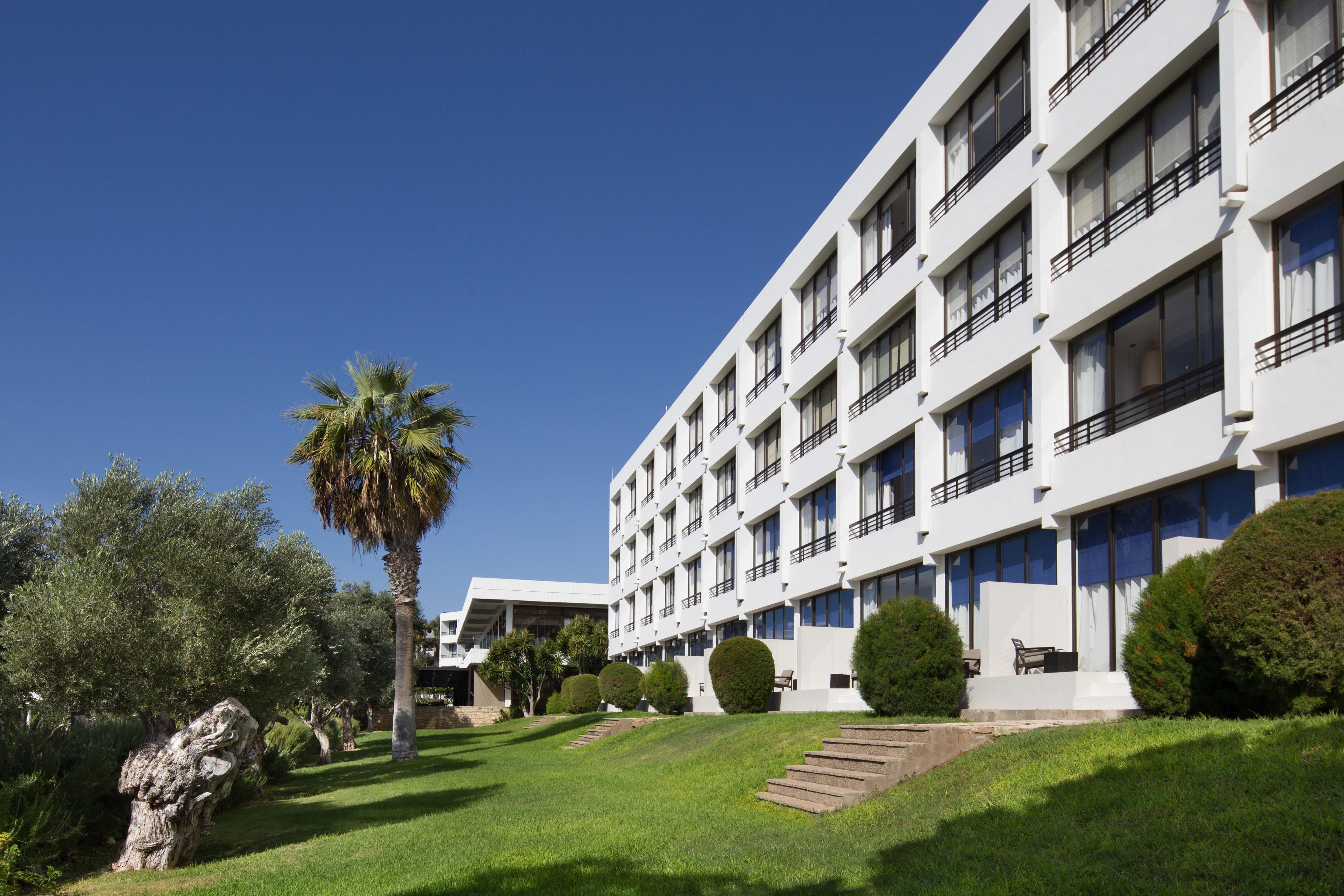 อัลมิรา Hotel Paphos ภายนอก รูปภาพ The hotel