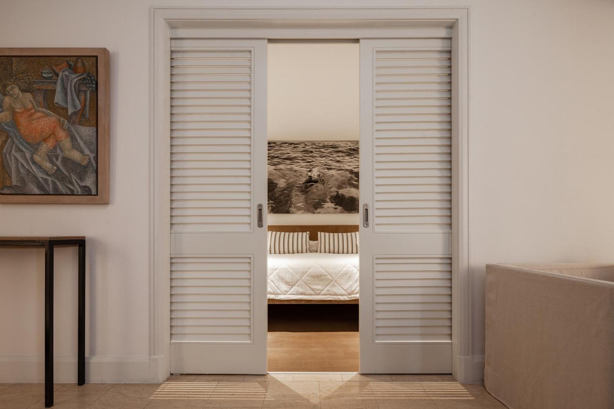 อัลมิรา Hotel Paphos ภายนอก รูปภาพ A pocket door