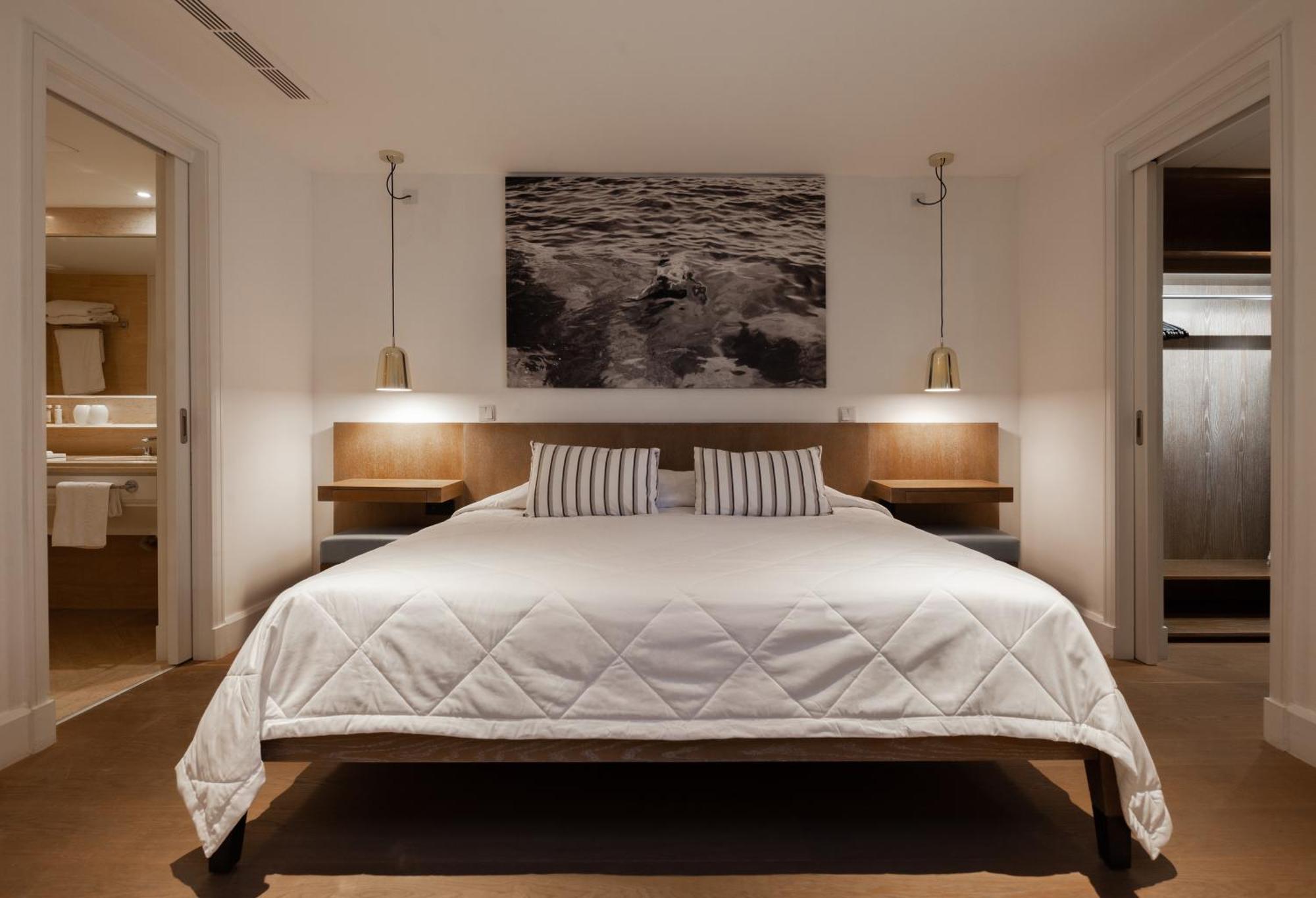 อัลมิรา Hotel Paphos ภายนอก รูปภาพ