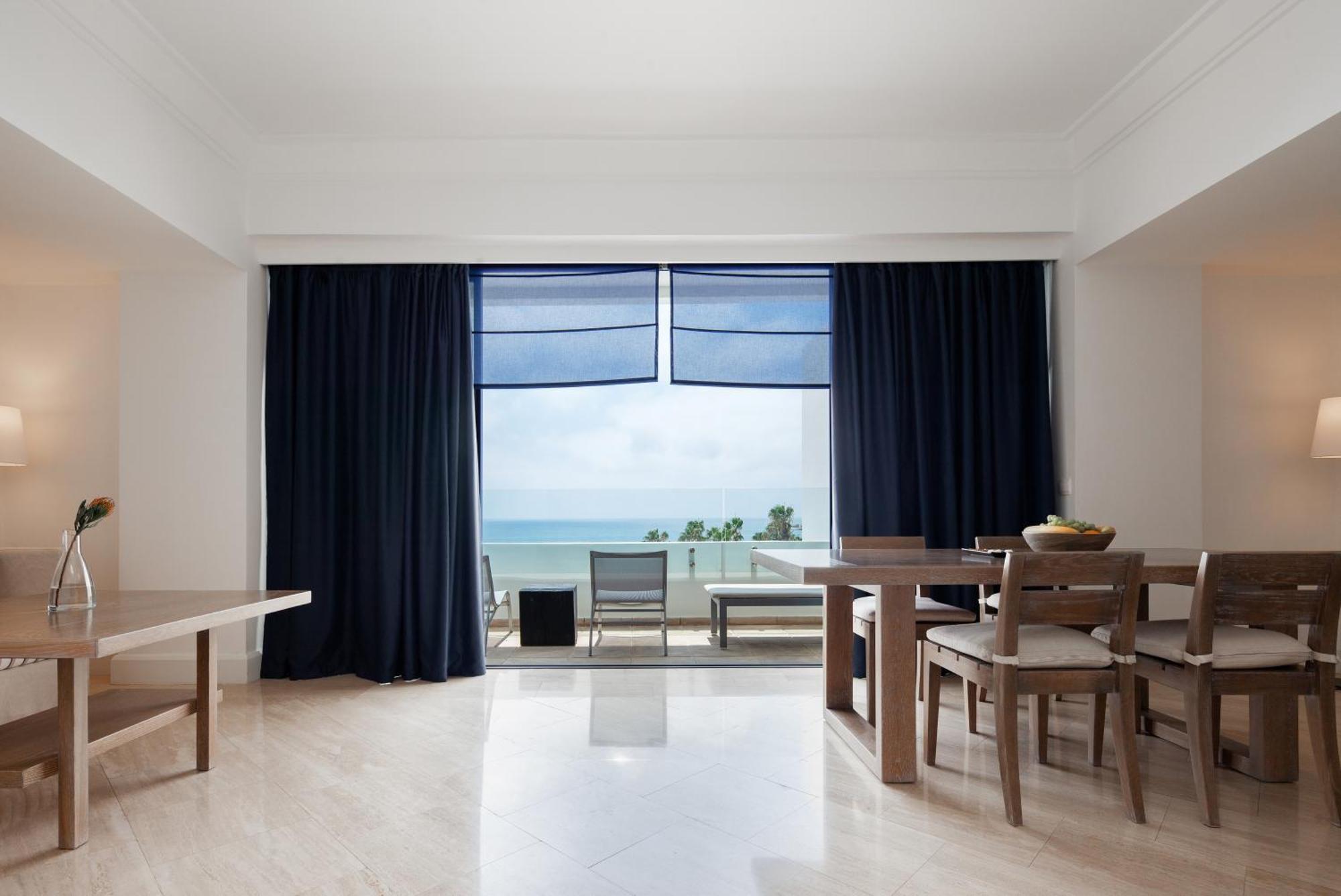 อัลมิรา Hotel Paphos ภายนอก รูปภาพ